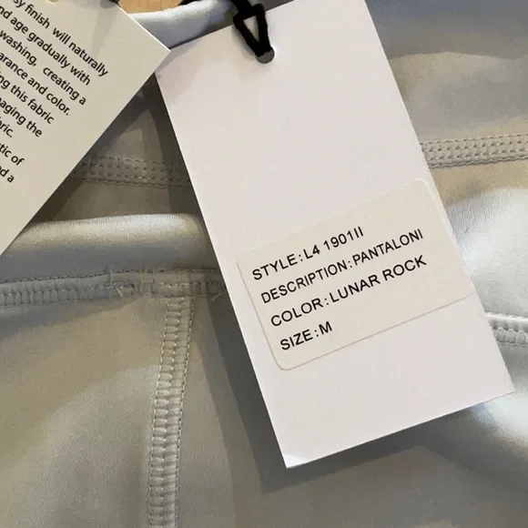 🤍NEW IRIS & INK // REVOLVE LEGGINGS - Picture 6 of 6